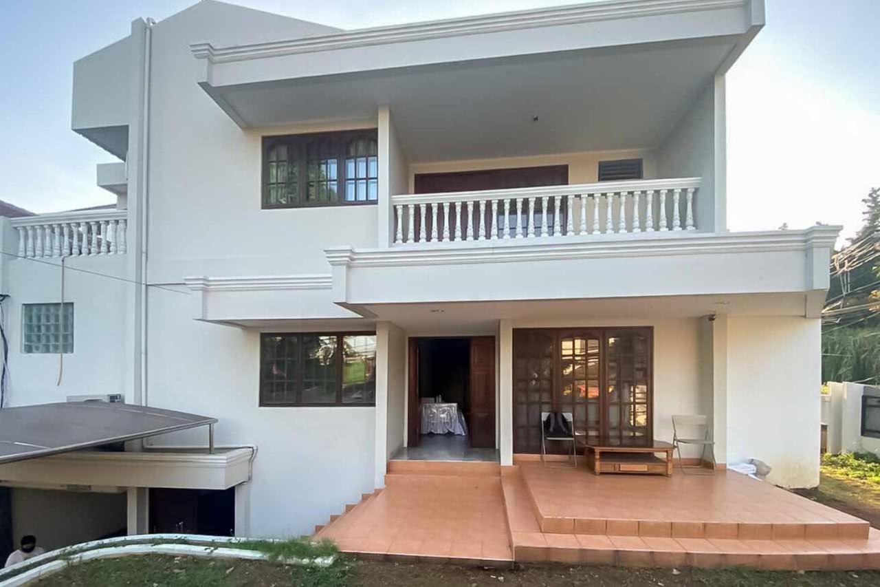 Hotel Tomang Homestay